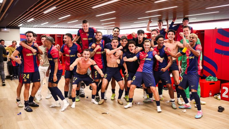 Así celebraron los jugadores del Barcelona el triunfo sobre el Real Madrid en el clásico español.