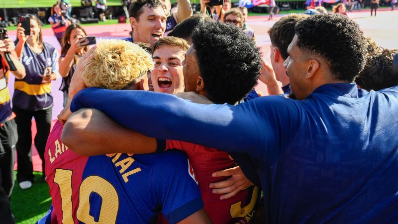 Hansi Flick considera que contra Inter de Milán tal vez todos se equivocaron y no solo Ronald Araújo.