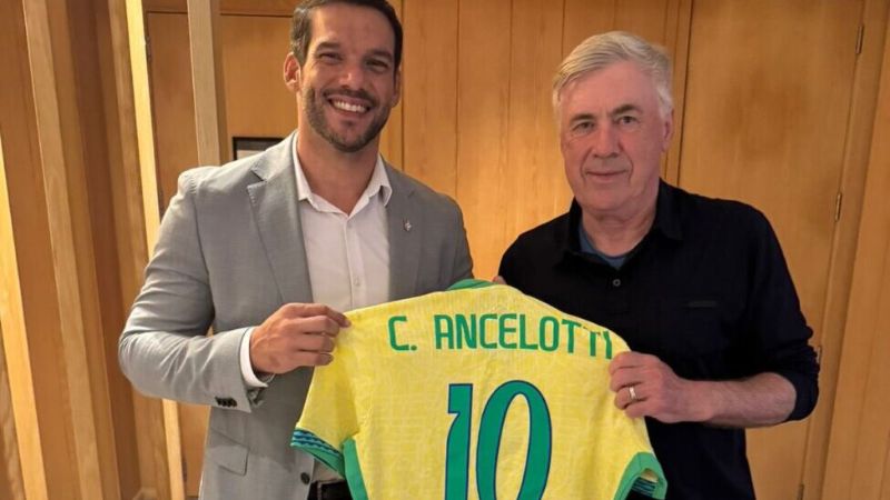 Carlo Ancelotti portará la camisa con el número 10 de Brasil.
