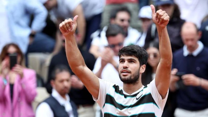 Carlos Alcaraz arrancó la defensa de su título en Roland Garros con una sólida victoria ante el italiano Giulio Zeppieri.
