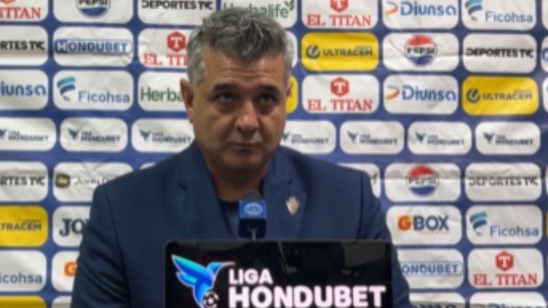 El técnico de Motagua, Diego Vázquez, dice estar feliz por una nueva semifinal.