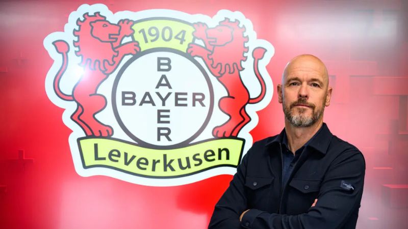Erik ten Hag fue presentado este lunes como nuevo técnico del Bayer Leverkusen.