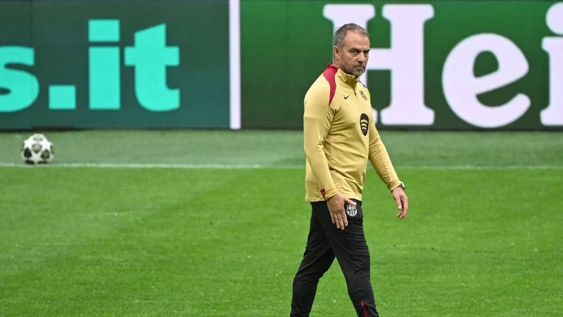 El técnico del Barcelona, Hansi Flick, adelanta que utilizará a Robert Lewandowski siempre y cuando lo necesite.