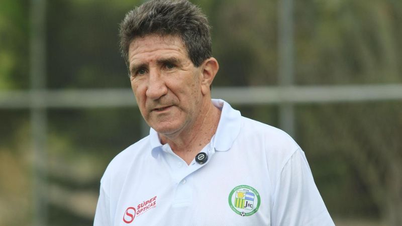 El técnico argentino, Héctor Vargas, está dispuesto a seguir como DT del Juticalpa FC.