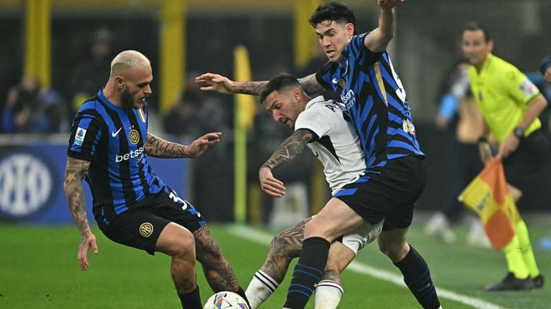 El Inter de Milán buscará arrebatarle este viernes el 