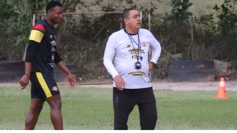 El técnico de Génesis Comayagua, Jhon Jairo López, advierte que irán a Tegucigalpa para arrebatarle los tres puntos a Olimpia.