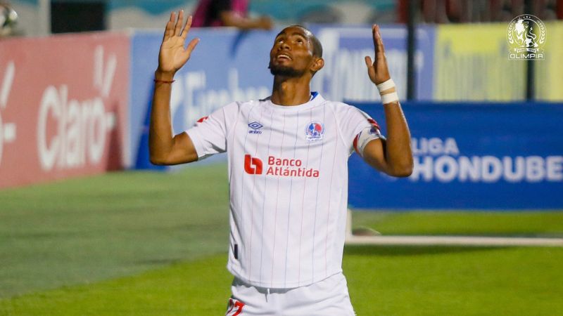 Jerry Bengtson llegó a su gol 200 en Liga Nacional y contribuyó en la victoria de Olimpia 4-0 sobre Génesis Comayagua.