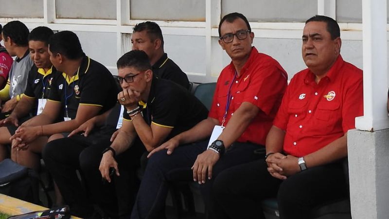 El técnico de Génesis Comayagua, Jhon Jairo López, advierte que irán a la capital el sábado por un cierre digno.