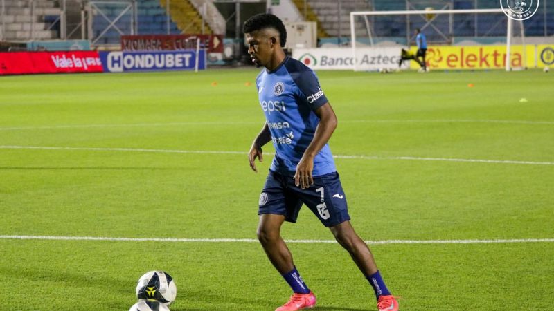 El delantero panameño Jorge Serrano está a disposición de Diego Vázquez para los duelos contra Génesis Comayagua.