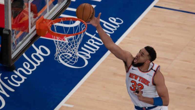 Jalen Brunson y Karl-Anthony Towns se convirtieron en los primeros compañeros de equipo en anotar al menos 20 puntos cada uno en los primeros cinco partidos de una serie de Finales de Conferencia desde 2002.
