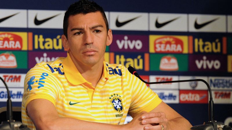 El capitán de la selección brasileña, el defensa Lucio, está estable del accidente casero que sufrió.
