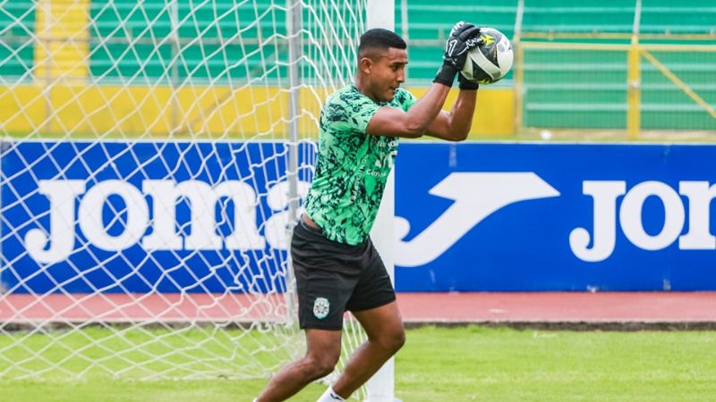 Luis Ortiz estaría en la capital para cerrar su incorporación a Motagua.