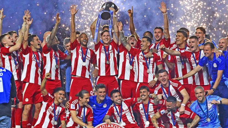El delantero "catracho", Luis Palma, ingresa a la historia del Olympiacos de Grecia.