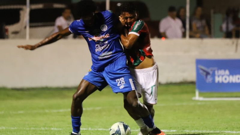 El partido entre Victoria y Marathón estuvo bien disputado de principio a fin.