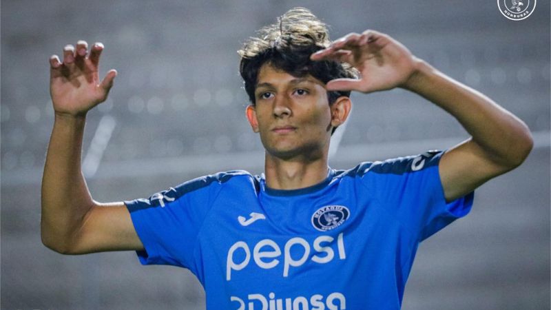 El joven delantero de Motagua, Mathías Vázquez, tendrá que jugar por lo menos 63 minutos contra Victoria.