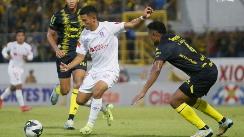 Olimpia y Real España se enfrentan en el estadio Nacional 