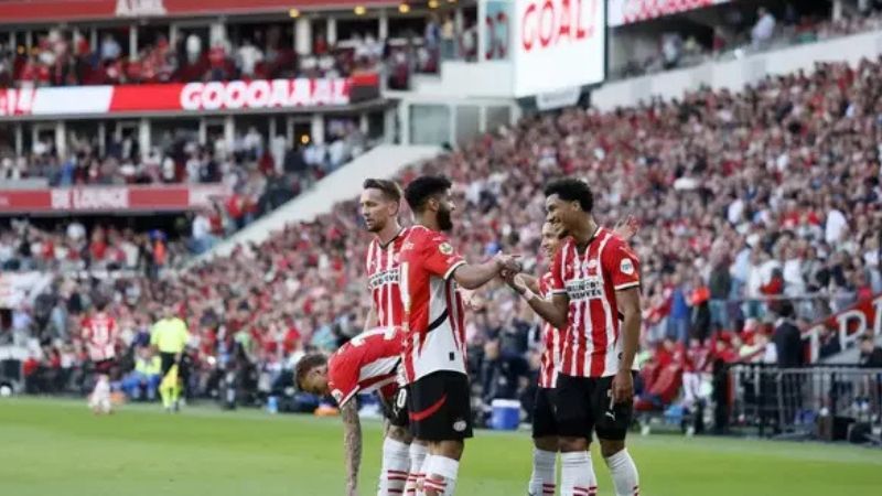 El PSV Eindhoven venció a Sparta de Róterdam y conservar un punto de ventaja sobre Ajax este domingo en la última jornada de la Eredivisie.