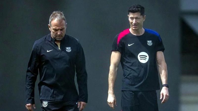 El delantero polaco Robert Lewandowski volvió a los entrenamientos del Barcelona.