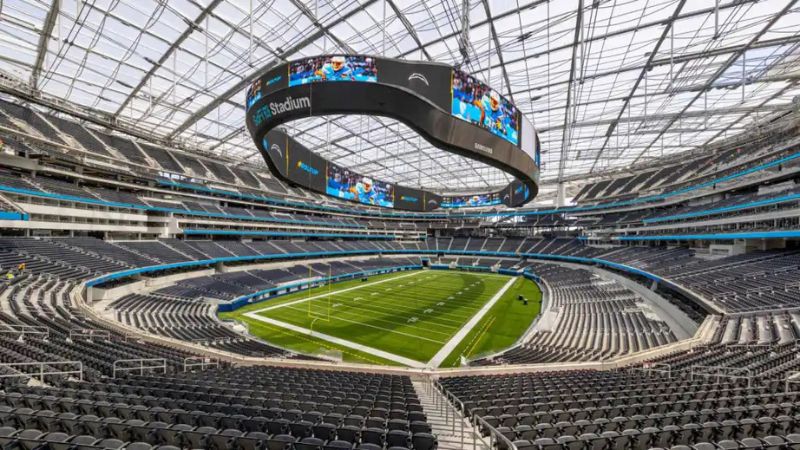 El SoFi, es el hogar de Los Angeles Rams y Los Angeles Chargers de la liga de fútbol americano.