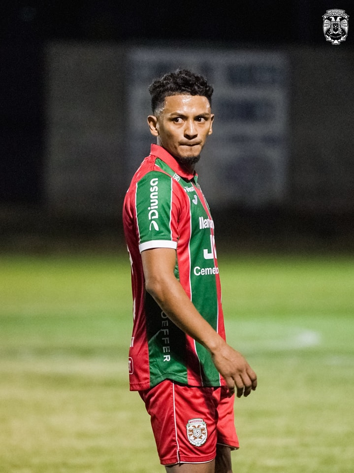 Orinson Amaya asegura que Alexy Vega no se mueve de Marathón, porque tiene contrato y además no ha existido ninguna oferta por él.