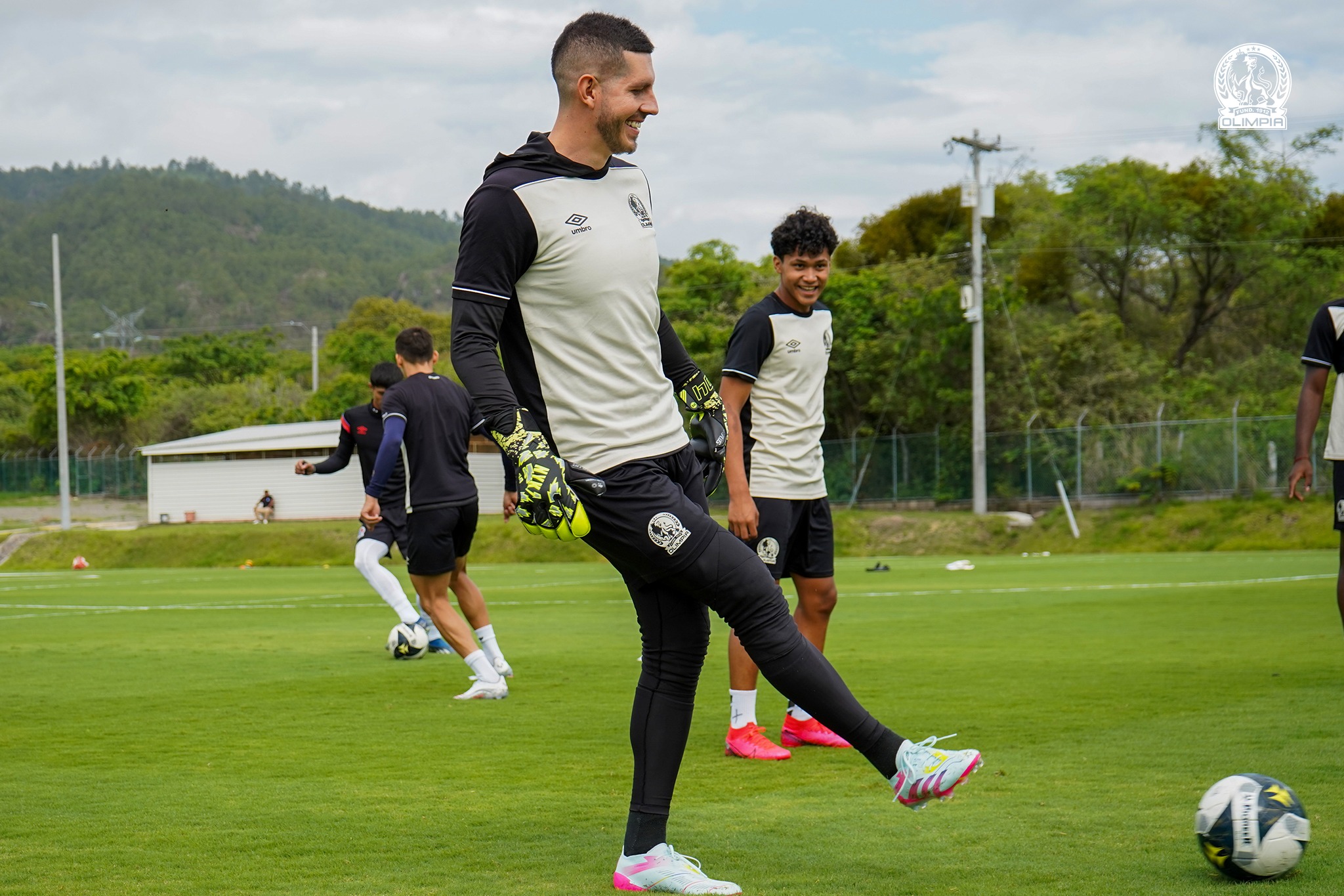 El portero colombiano, Andrés Felipe Salazar, ya trabaja con Olimpia.