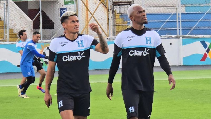 Andy Najar y Deybi Flores terminaron de completar el grupo de jugadores de la Selección Nacional.