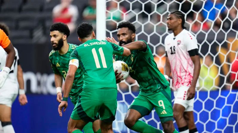 Arabia Saudita se clasificó como segunda del Grupo D a los cuartos de final de la Copa Oro.