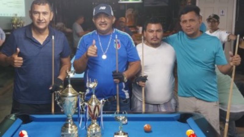 De izquierda a derecha: Alfredo Dubón (campeón), Pedro Santos (subcampeón), Emilson Rosa (tercer lugar) y Kevin Cortés (cuarto puesto).