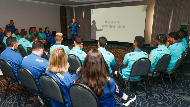 El técnico italiano, Carlo Ancelotti, ya realizó el primer trabajo con los jugadores de la selección de Brasil.