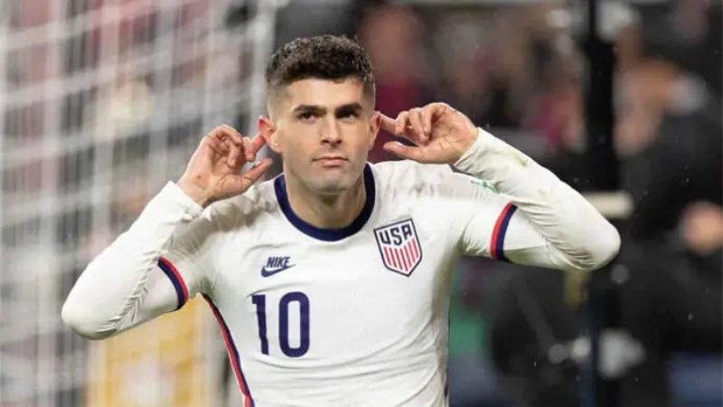 Christian Pulisic responde a las críticas por no participar en la Copa Oro con Estados Unidos.