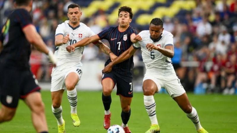 Dan Ndoye, Michel Aebischer, Breel Embolo y Johan Manzambi anotaron los goles de Suiza.