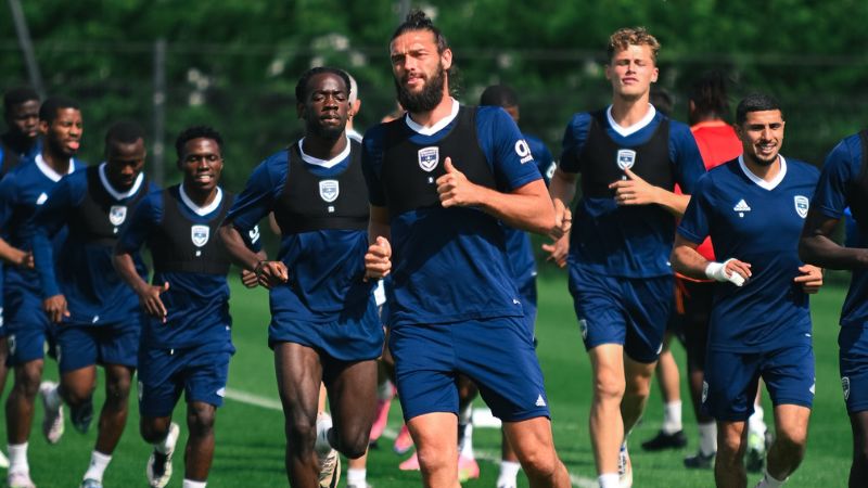 El tribunal de comercio de Burdeos validó el plan de mantenimiento de actividad del Girondins, histórico club del fútbol galo.