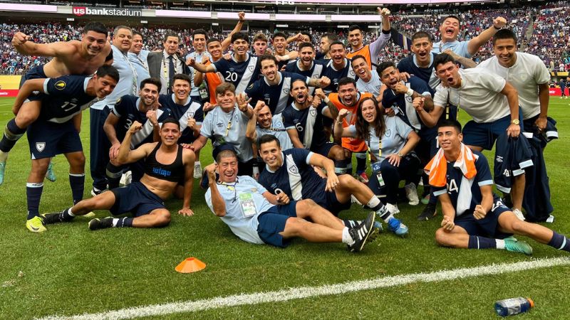 Los guatemaltecos celebran su pase a las semifinales de la Copa Oro de la Concacaf.