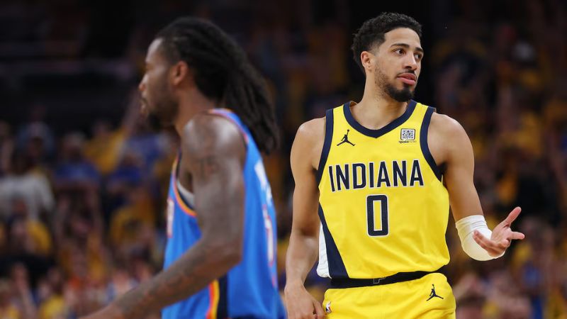 El base los Pacers, Tyrese Haliburton, generó dudas acerca de su participación por una lesión en el gemelo, pero finalmente participó en la victoria de su equipo.