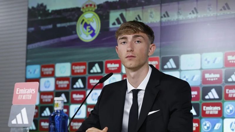El central español realizó su primera conferencia de prensa como jugador merengue.