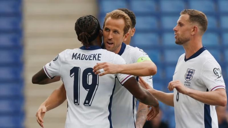Harry Kane salvó a los ingleses con un gol al minuto 50.