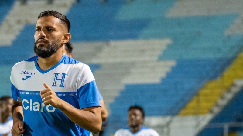 El mediocampista de la Selección Nacional, Jorge Álvarez, considera que es el momento de estar unidos.