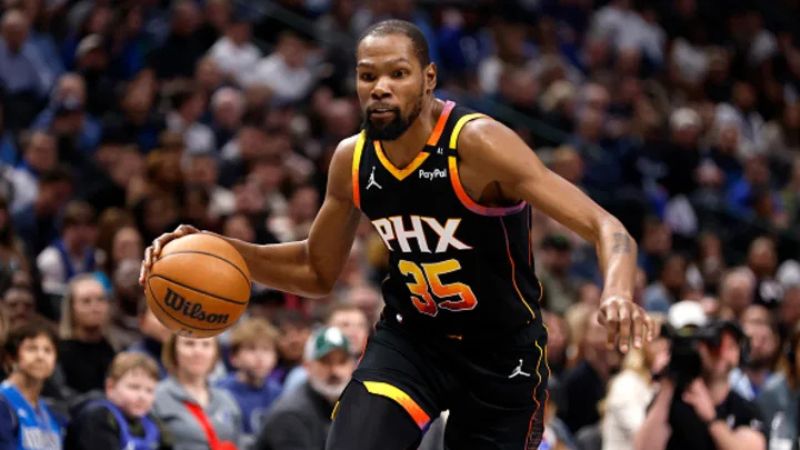 Kevin Durant, superestrella de los Phoenix Suns, será traspasado a los Houston Rockets.