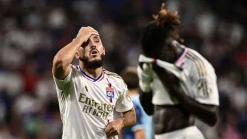 Autoridades de la Ligue 1 anunciaron el descenso administrativos del Olympique de Lyon a la segunda división del fútbol francés.