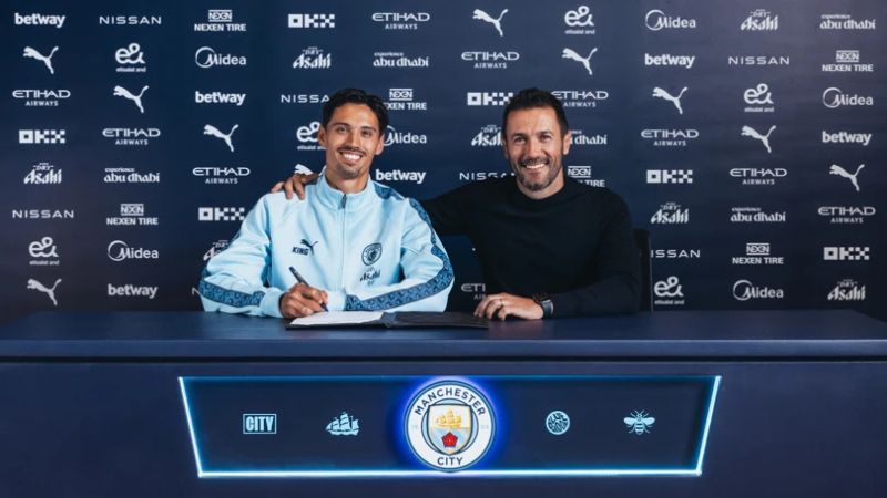 Después de semanas de rumores, el Manchester City hace oficial el fichaje de Tijjani Reijnders por 55 millones de euros.