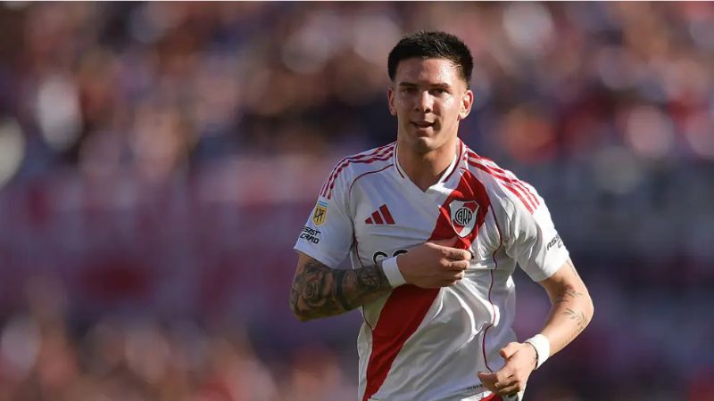 El argentino prometió permanecer en River Plate hasta diciembre para jugar el Mundial de Clubes y la Copa Libertadores con los millonarios, según informa Marca.