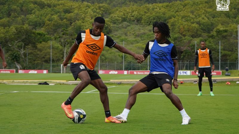 El extremo derecho, Maynor Arzú Figueroa, ya trabaja con Olimpia.