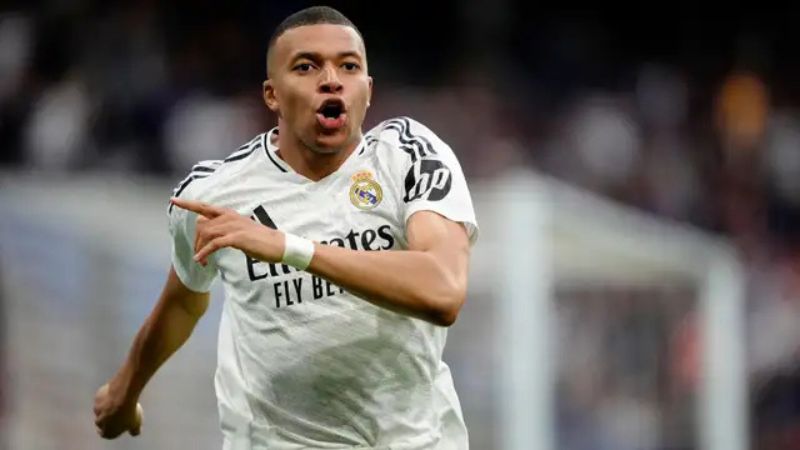 Kylian Mbappé recibió este jueves el alta médica y se reincorpora a los entrenamientos del Real Madrid.