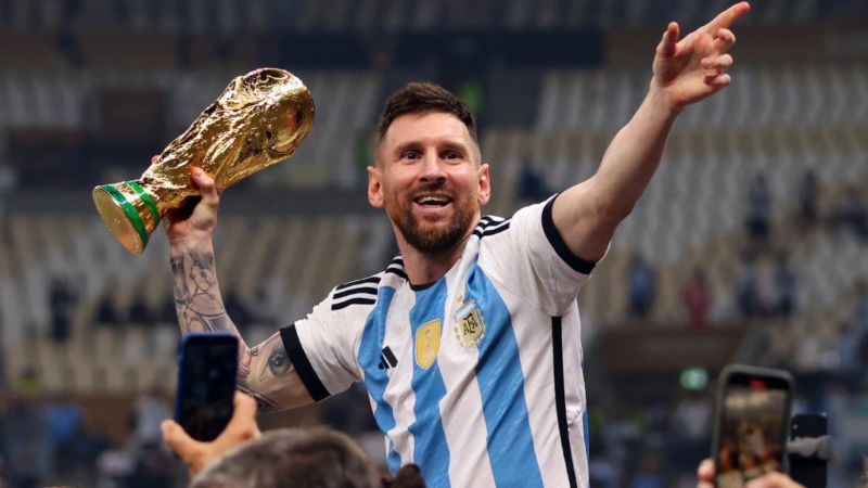 La leyenda del fútbol mundial, el argentino Lionel Messi cumple 38 años este martes.