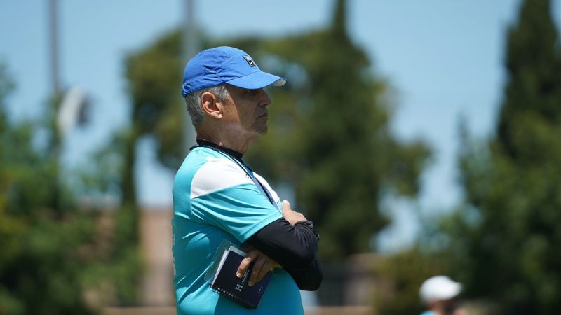 El seleccionador Reinaldo Rueda mantiene la seriedad, pero también la confianza en sus dirigidos.
