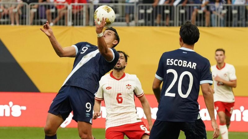 El delantero guatemalteco, Rubio Rubin, anotó el gol que le dio el empate a su selección en el tiempo reglamentario contra Canadá.