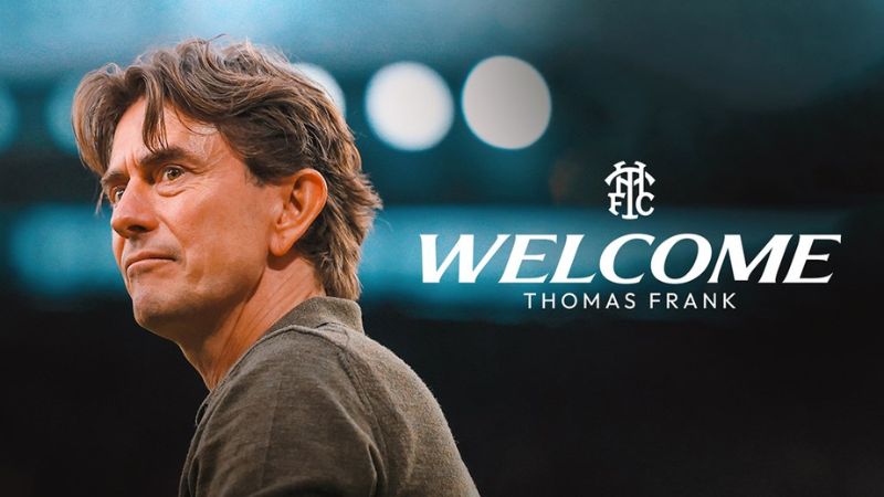 El Tottenham anunció este martes el fichaje de Thomas Frank como nuevo entrenador del equipo tras la salida de Ange Postecoglou.