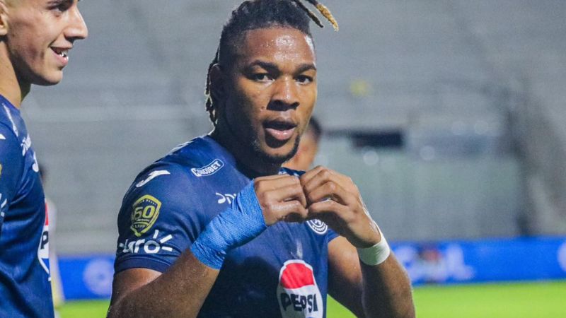 El delantero Yeison Mejía confiesa que le hubiera gustado seguir en Motagua, pero al final no se dieron algunas cosas.