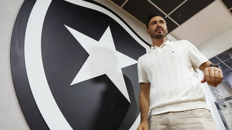 El técnico italiano llega al Botafogo tras formar parte del cuerpo técnico de la Selección de Brasil con su padre, Carlo Ancelotti.