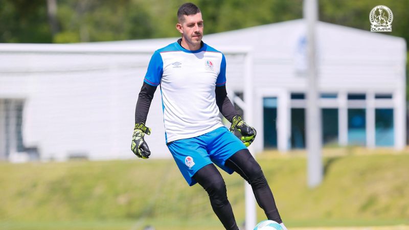 El portero colombiano, Andrés Salazar, está en Olimpia para ser titular.